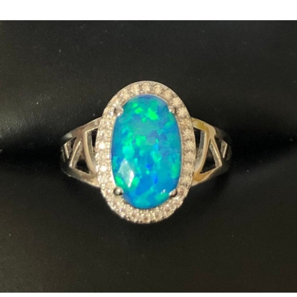 New Oval 925 Lab-Created Blue Opal Ring size 5 - Picture 5 of 8
